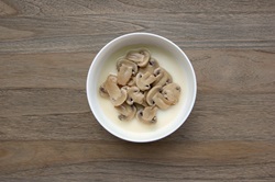 Mushrooms sliced small (32 - 6), salt & pepper product image
